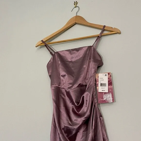 Emerald Sundae Juniors' Ruched Asymmetric Bodycon Dress - Picture 3 of 8